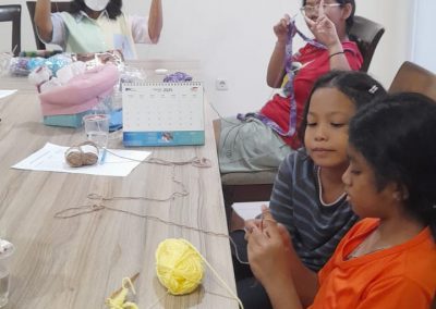 Kegiatan Merajut